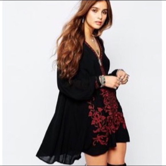Free People Dresses & Skirts - Free People Embroidered Boho Mini Dress